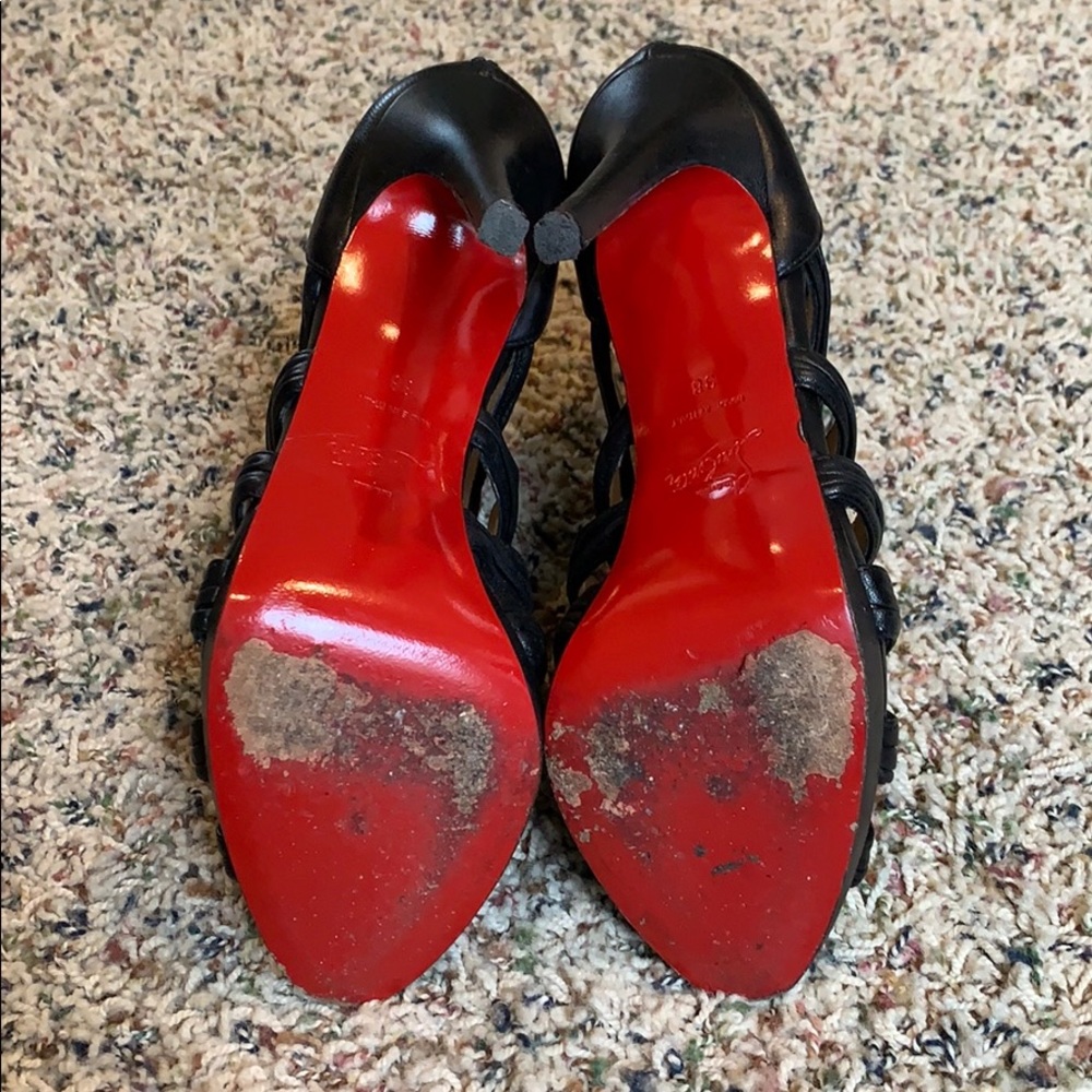 Christian Louboutin - Picture 4 of 6